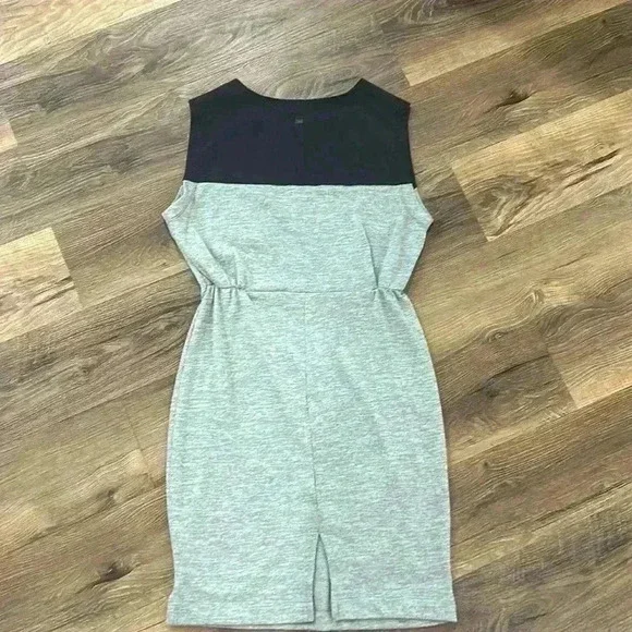 Lole Black/Gray Sporty Style Dress with front pocket and elastic waist. Stretchy - Picture 9 of 11